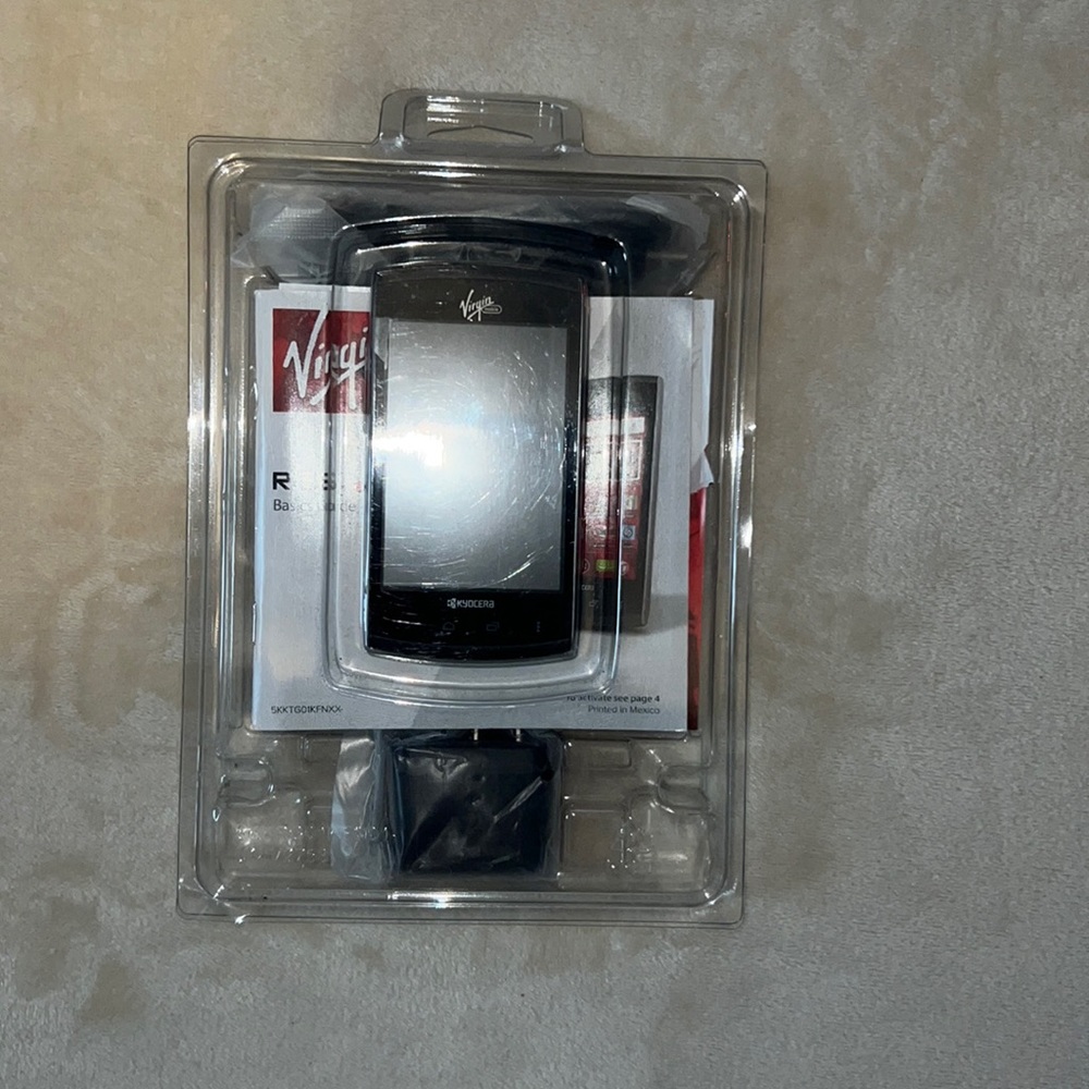 Virgin mobile Rise Kyocera prepay cell phone